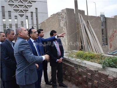 رئيس الوزراء يتفقد أعمال تطوير استاد القاهرة _ تصوير: أشرف شحاتة