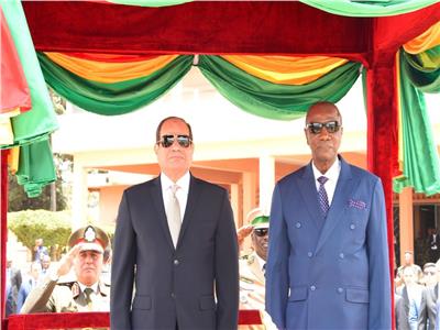 الرئيس السيسي خلال مراسم استقباله الرسمية في غينيا