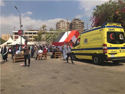 الصحة تدفع بسيارات إسعاف بمحيط لجان الاستفتاء بمصر الجديدة