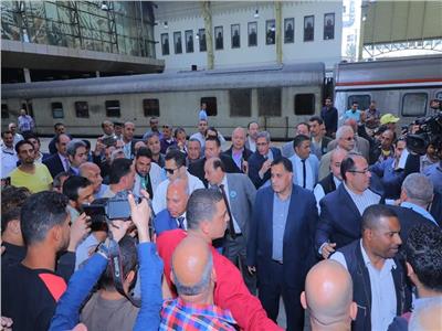 وزيرالنقل في جولة تفقدية بمحطة مصر