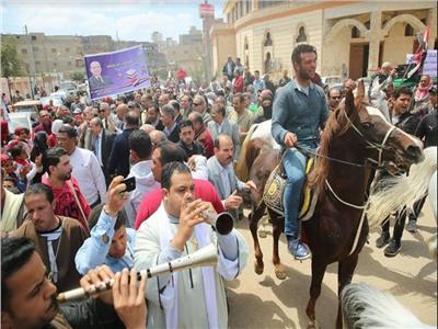 مسيرة «خيول ومزمار» لدعم المشاركة في الاستفتاء بكفر الشيخ