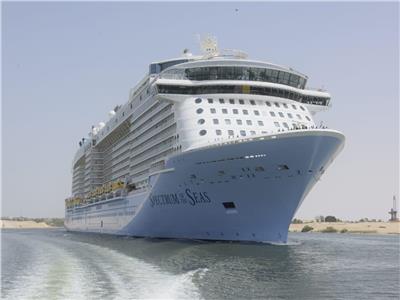 قناة السويس تشهد عبور أحدث وأكبر سفينة ركاب في العالم