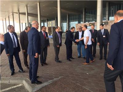 وزير الطيران المدني يقضى عيد شم النسيم بتفقد مبنى الركاب ١ و ٢ بمطار الغردقة