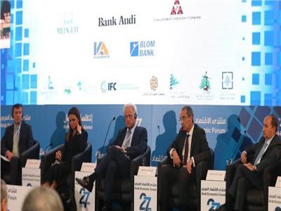 وزير الاتصالات خلال الجلسة الأولى للدورة السابعة والعشرين لمنتدى الاقتصاد العربي