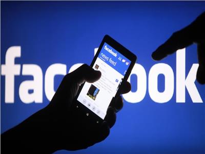 «الفيسبوك» يحذف حسابات شخصيات أمريكية متطرفة