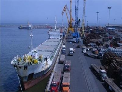 تداول 23 سفينة حاويات وبضائع عامة بموانئ بورسعيد