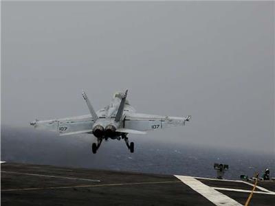 أمريكا ترسل حاملة طائرات وقاذفات لمواجة إيران