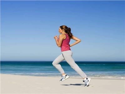 رياضة المشي تساعد على تقوية عضلة القلب وتحسين الذاكرة
