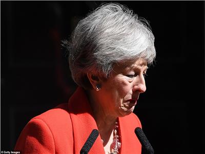 رئيسة الوزراء البريطانية تعلن استقالتها رسميا