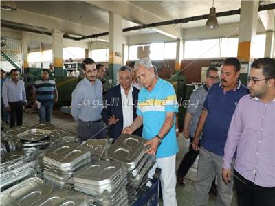 محافظ المنوفية يتفقد عددا من المصانع بمدينة السادات 