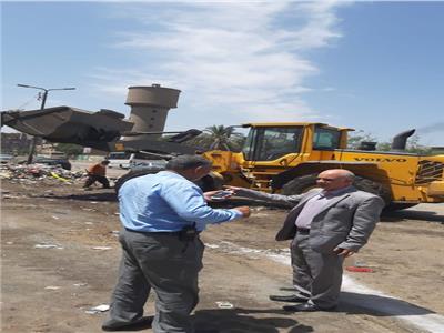 رفع أطنان من القمامة بحي شرق شبرا الخيمة