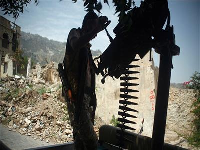 مقتل 10 مسلحين من جماعة "أنصار الله" بقصف للجيش اليمني 