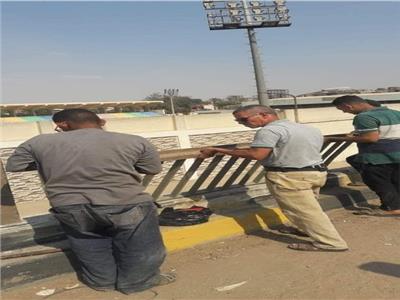 إصلاح الأسوار الحديدية لكوبري «مصر - أسيوط» بالحوامدية