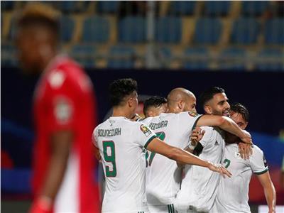 صورة من مباراة الجزائر أمام تنزانيا 