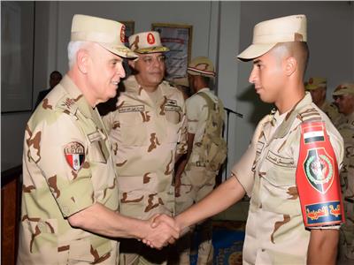 رئيس الأركان يشهد المرحلة الرئيسية للمشروع التكتيكي بجنود «باسل 13»