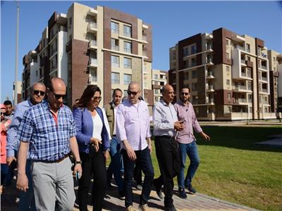 محافظ دمياط ووزير الإسكان يتفقدان مشروع الإسكان المتوسط" دار مصر"