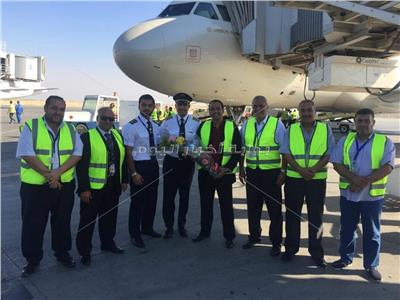 أولي رحلات شركة طيران الإتحاد تصل برج العرب 