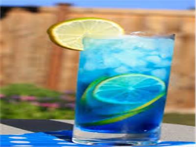 «المشروب الحلال» .. طريقة عمل عصير «ماء المحيط»