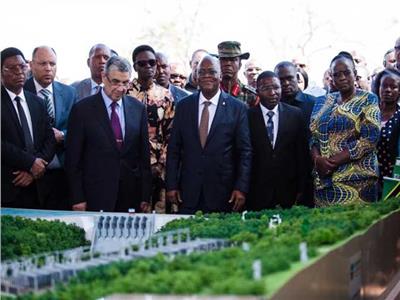 رئيس جمهورية تنزانيا الاتحادية ووزير الكهرباء المصري