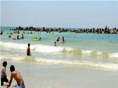 «سياحة الإسكندرية» تكشف حقيقة غرق 15 شخصًا بشاطئ النخيل
