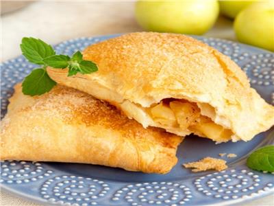 حلو اليوم .. طريقة عمل «الباف باستري بالتفاح»