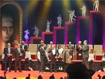 احتفاء خاص من الجمهور بلطفي لبيب في افتتاح «القومي للمسرح»