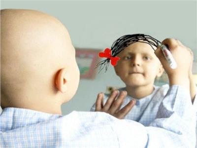 هل يجوز تبرع المرأة بشعرها للأطفال مرضى السرطان؟.. «الإفتاء» تجيب