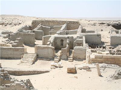ظلت مدفونة تحت الرمال.. بحر البنات يقود إلى مدينة فرعونية بالفيوم
