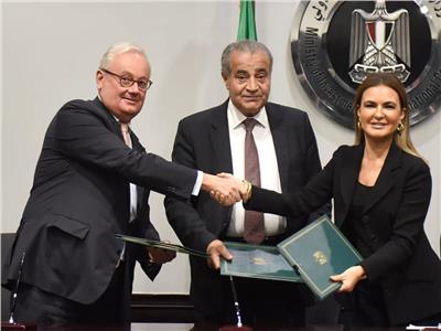 مصر وإيطاليا توقعان اتفاقية لإنشاء 10 صوامع رأسية بـ360 مليون جنيه 