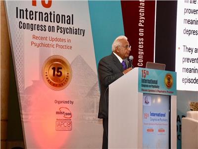 الدكتور  أحمد عكاشة رئيس الجمعية المصرية للطب النفسي