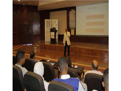 ملتقي الشباب السنوي يستضيف عضو بيت العائلة المصرية