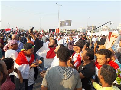 المصريون يواصلون الاحتشاد في مليونية تأييد «السيسي» 