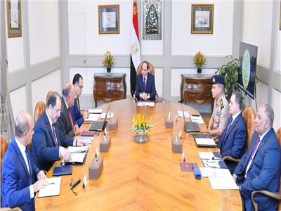 الرئيس عبد الفتاح السيسي خلال الاجتماع الأول