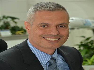 الطيار أحمد عادل رئيس الشركة القابضة لمصر للطيران