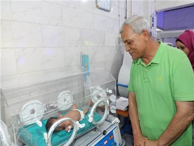 محافظ المنوفية يفتتح بنك الدم وحضانات أطفال بمستشفى زاوية الناعورة 