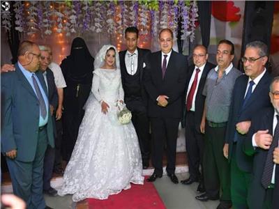 محافظ الغربية يحضر حفل زفاف احدي بنات التضامن الاجتماعي بالغربية