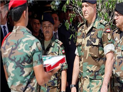 الجيش اللبناني يؤكد تضامنه مع مطالب المتظاهرين ويدعوهم للتعبير بشكل سلمي
