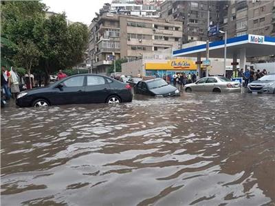 غرق الشوارع بسبب مياه الأمطار