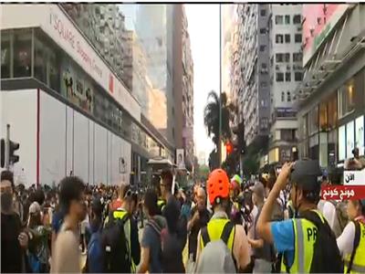 احتجاجات ضد الشرطة وعمليات اعتقال المتظاهرين بهونج كونج