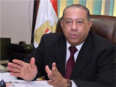 رئيس مصلحة الضرائب المصرية يبحث مع نقيب الصيادلة مطالب النقابة