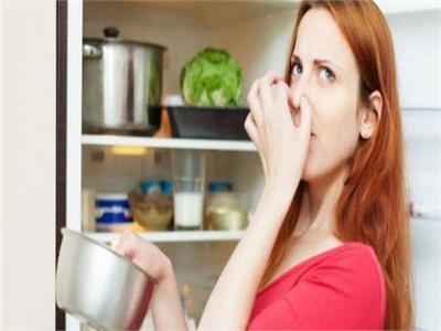 «نصائح مجربة» .. طريقة التخلص من الرائحة الكريهة بالثلاجة