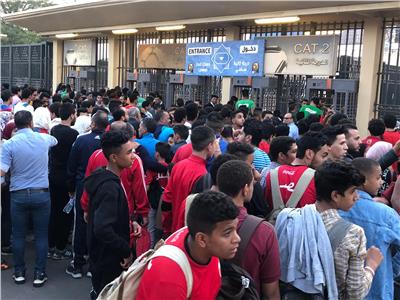 الجماهير تتوافد على ستاد القاهرة لحضور مباراة مصر وغانا