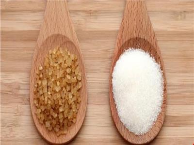 الفرق بين السكر الأبيض والسكر الأسمر