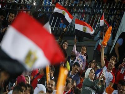 أعلام مصر ترفرف في مدرجات استاد القاهرة