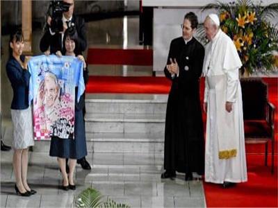  البابا فرنسيس يلتقي بشباب كاتدرائية مريم في اليابان