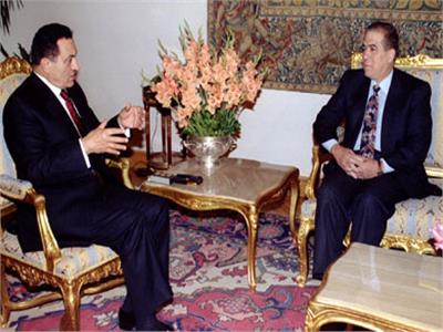 الرئيس الاسبق مبارك وكمال الجنزوري
