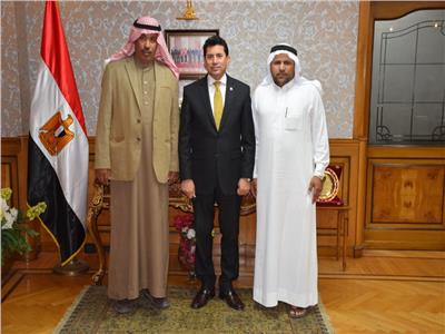 وزير الشباب والرياضة يلتقى رئيس الاتحاد المصرى للهجن