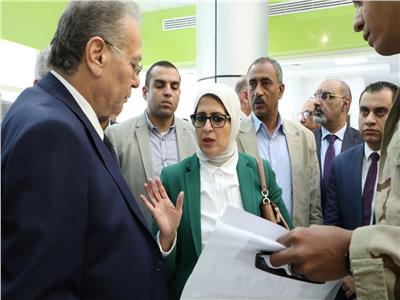 وزيرة الصحة خلال تفقد مستشفى العديسات