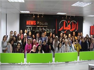 جولة لطلاب «إعلام القاهرة» في الصالة المدمجة بـ«أخبار اليوم»