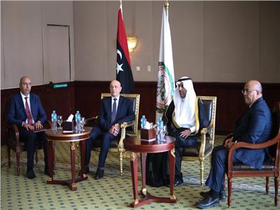 الدكتور مشعل بن فهم السلمي، رئيس البرلمان العربي، مع المستشار عقيلة صالح رئيس مجلس النواب الليبي